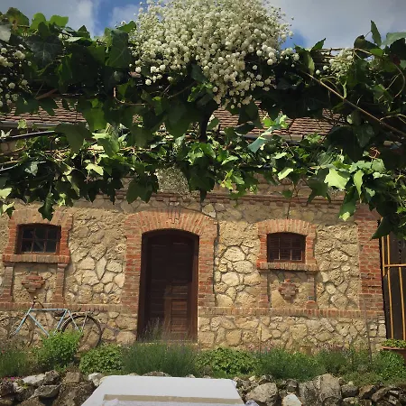 Levendula Porta Es Pajtaszinhaz Guest house *