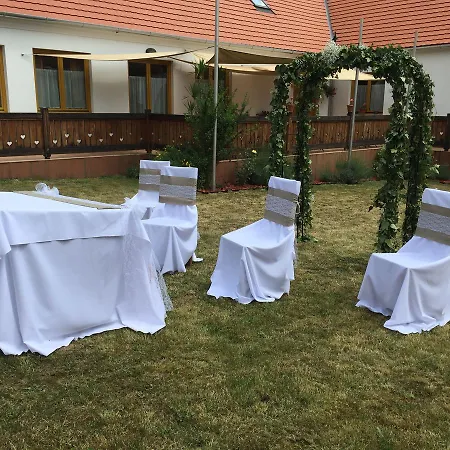 Levendula Porta Es Pajtaszinhaz Guest house *