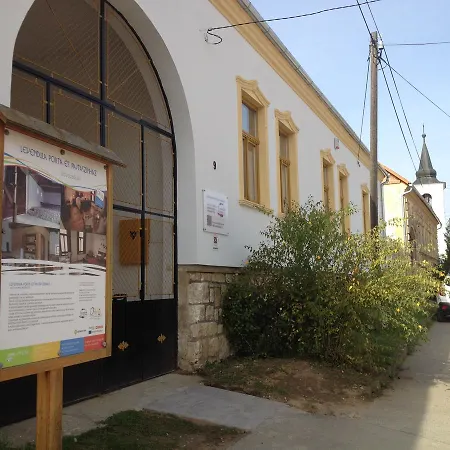 Levendula Porta Es Pajtaszinhaz Guest house