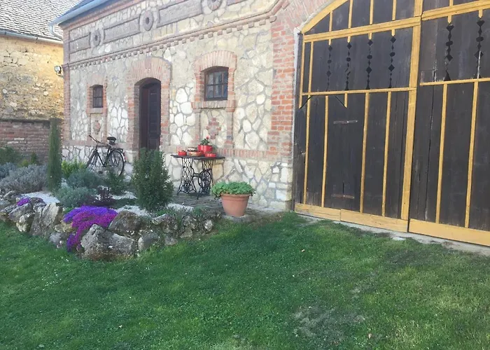 Affittacamere Levendula Porta és Pajtaszínház